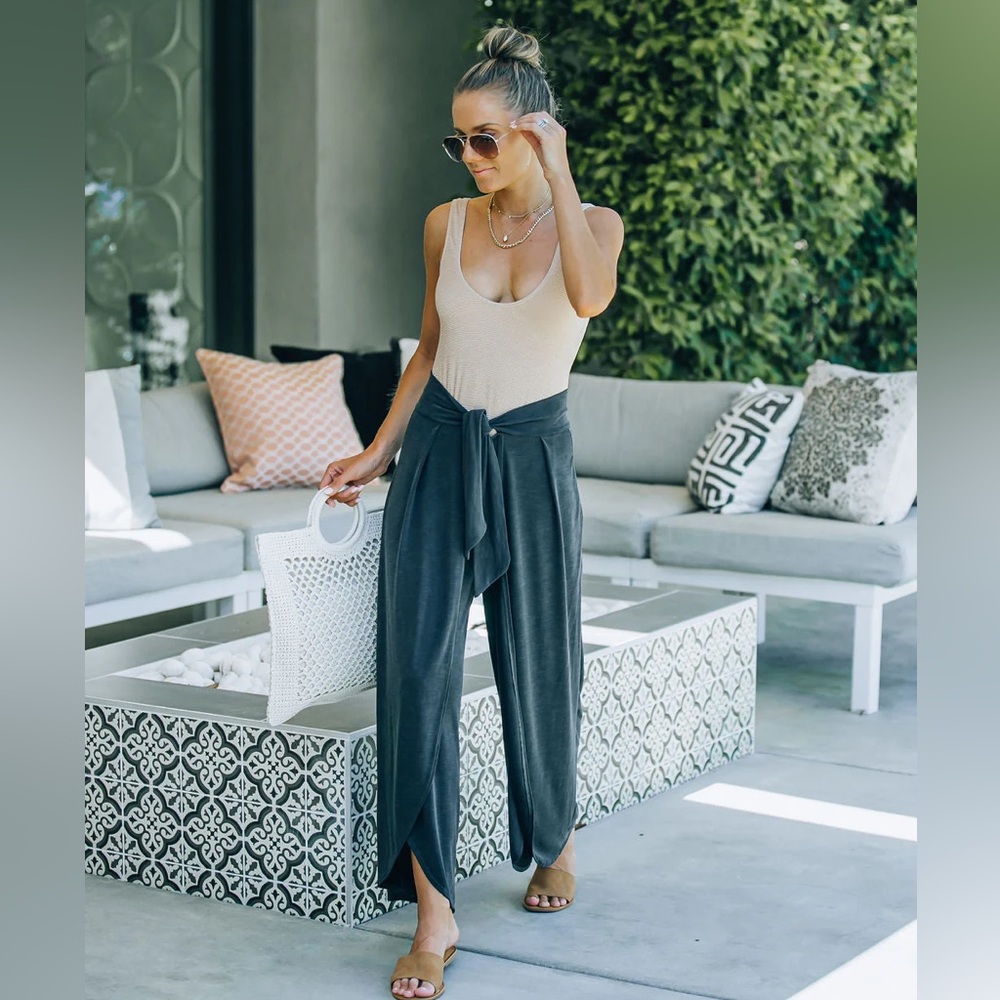 VICI Collection Grenada Tie Front Pants